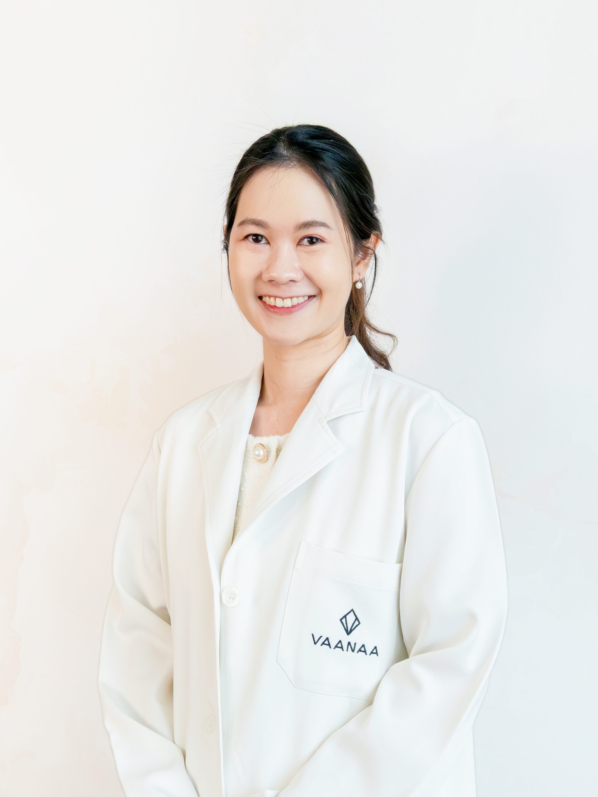 Dr. Nuttawadee Singsathid, Preventive Medicine Physician at VAANAA Longevity Bang Saen
